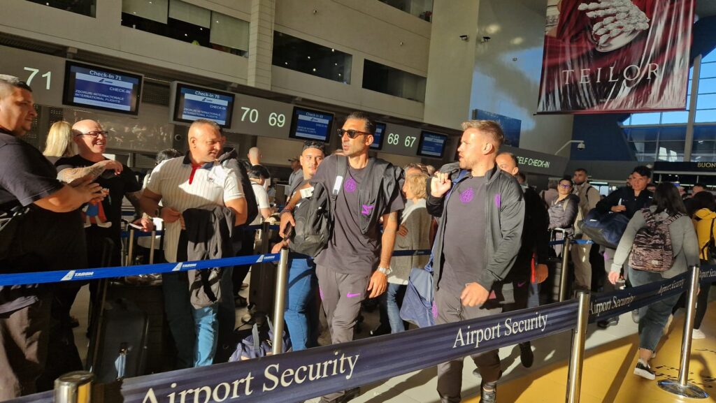 FCSB a plecat în cantonament în Olanda! Imagini de pe aeroport cu jucătorii „roş-albaştri”