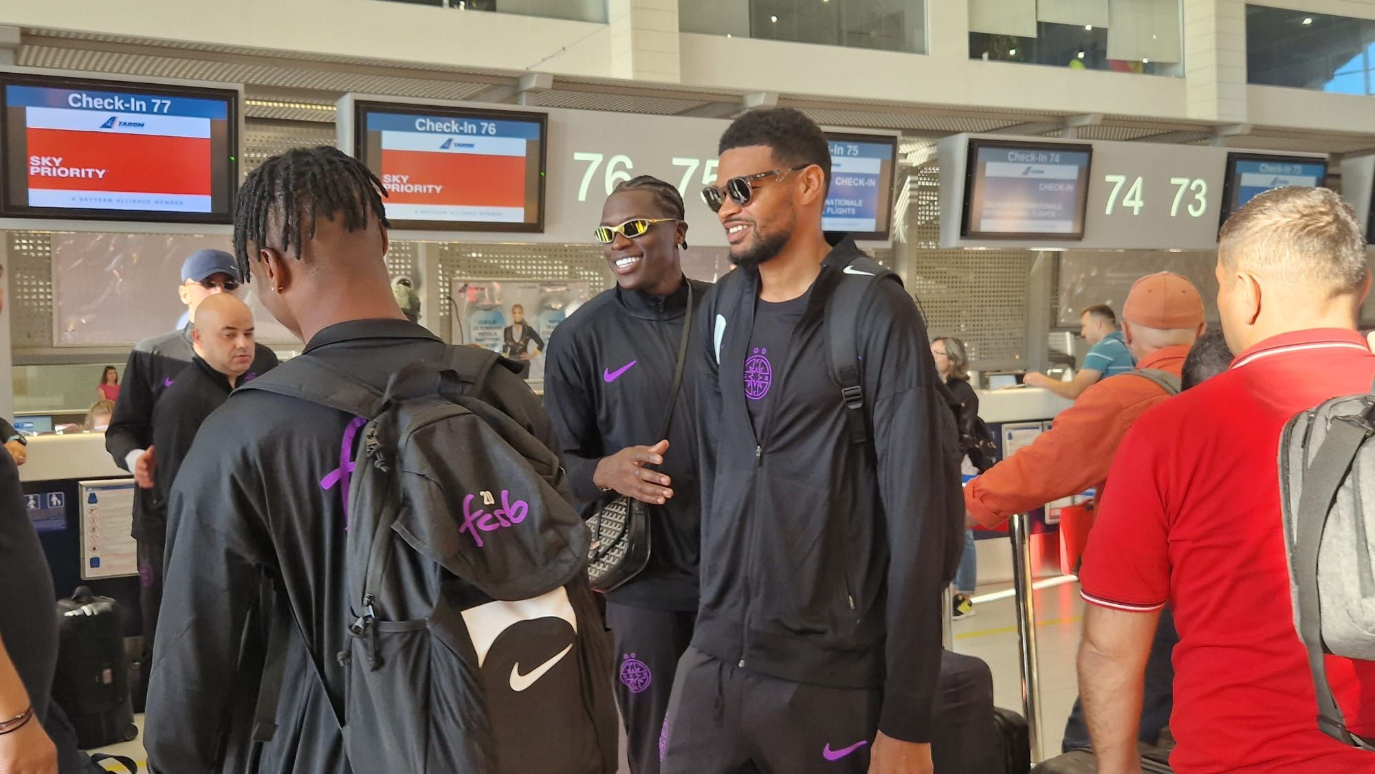 FCSB a plecat în cantonament în Olanda! Imagini de pe aeroport cu jucătorii „roş-albaştri”
