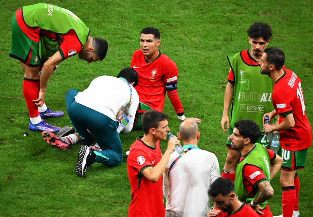 Portugalia – Slovenia 3-0 (d.l.d). Cristiano Ronaldo a izbucnit în plâns după un penalty ratat. Diogo Costa, eroul portughezilor