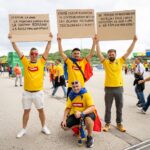 „Hagi, mai mare decât Cruyff!” Mesaje fabuloase afişate de fanii României la meciul cu Olanda, din optimile EURO 2024
