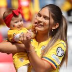 „Hagi, mai mare decât Cruyff!” Mesaje fabuloase afişate de fanii României la meciul cu Olanda, din optimile EURO 2024