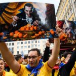 „Hagi, mai mare decât Cruyff!” Mesaje fabuloase afişate de fanii României la meciul cu Olanda, din optimile EURO 2024