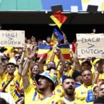 „Hagi, mai mare decât Cruyff!” Mesaje fabuloase afişate de fanii României la meciul cu Olanda, din optimile EURO 2024