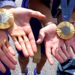 Cum arată palmele campionilor olimpici Andrei Cornea şi Marian Enache