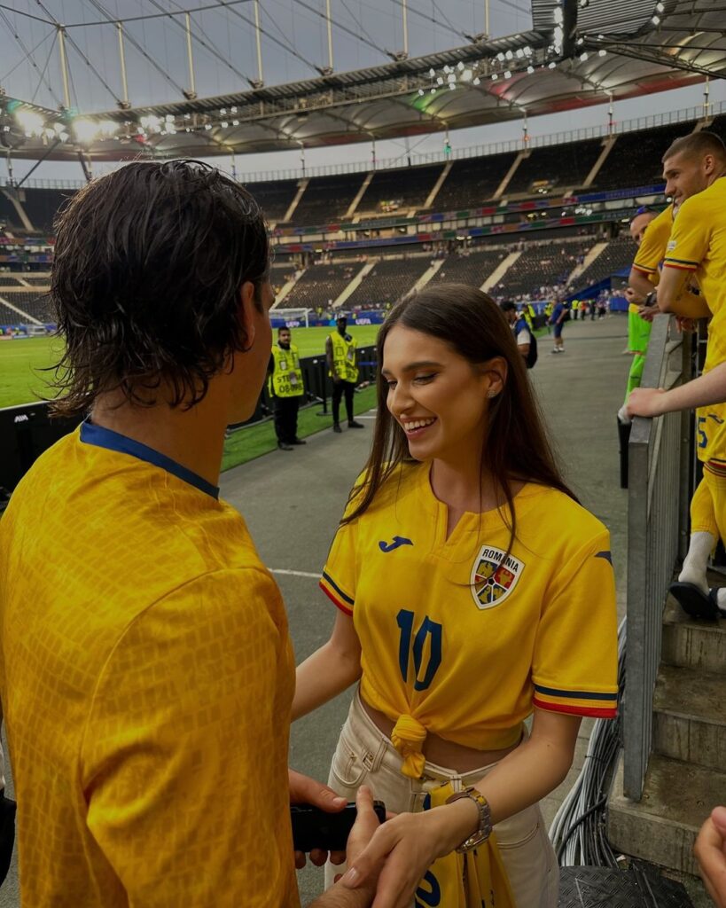 Ce a postat soţia lui Ianis Hagi pe internet, în timpul partidei Rangers-FCSB 4-0. Elena Tănase a șters imediat gafa