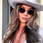 Cât de frumoasă este iubita românului celebru, care s-a afişat cu „pătrăţelele” la vedere și are un salariu de 350.000 de euro