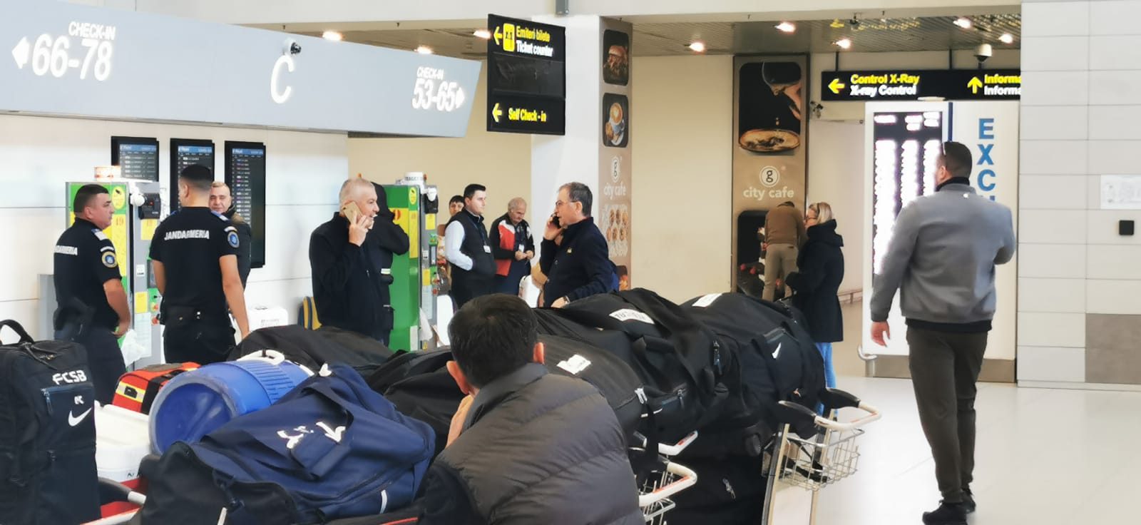 Avionul cu care FCSB trebuia să plece în Scoţia s-a defectat