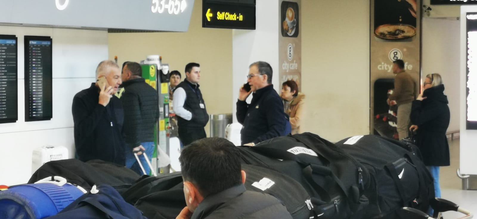 Avionul cu care FCSB trebuia să plece în Scoţia s-a defectat