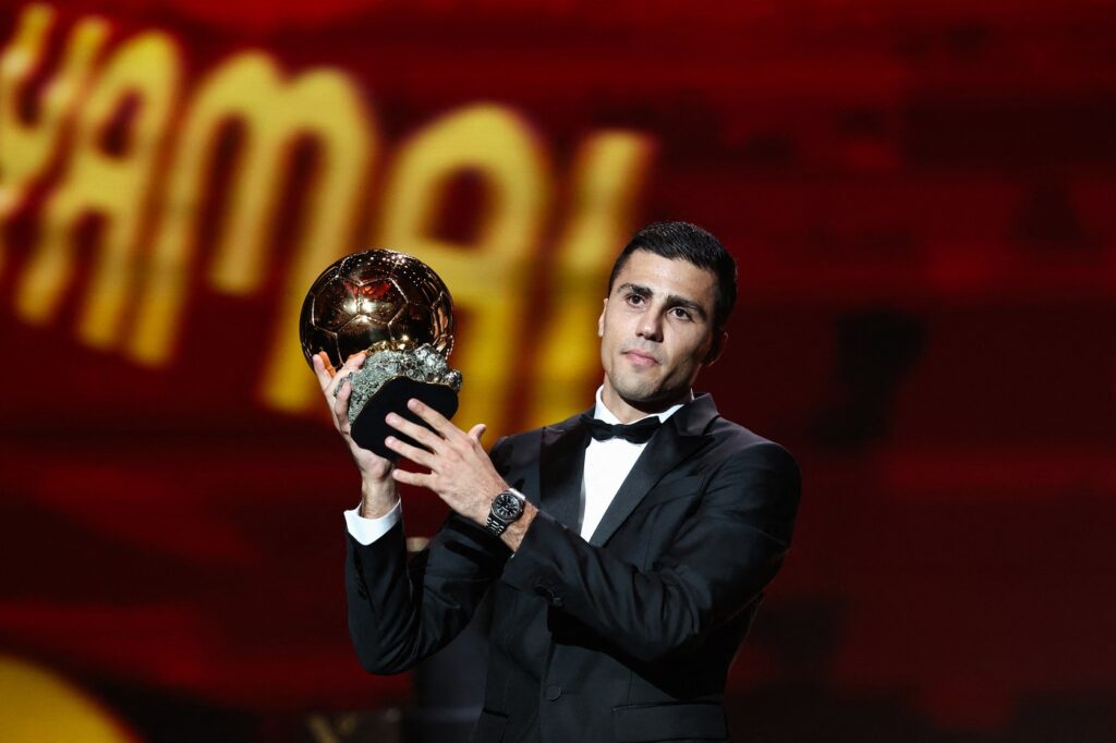 Rodri a câştigat Balonul de Aur 2024! Prima reacţie a spaniolului după ce a primit trofeul: „O seară magică pentru mine”