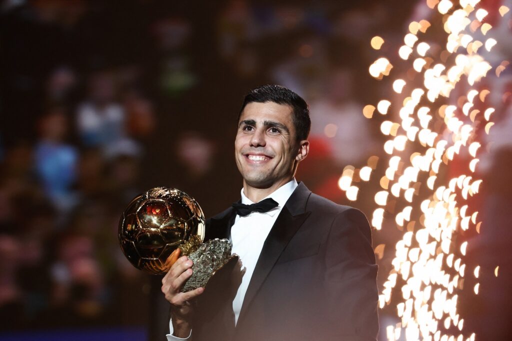 Rodri a câştigat Balonul de Aur 2024! Prima reacţie a spaniolului după ce a primit trofeul: „O seară magică pentru mine”