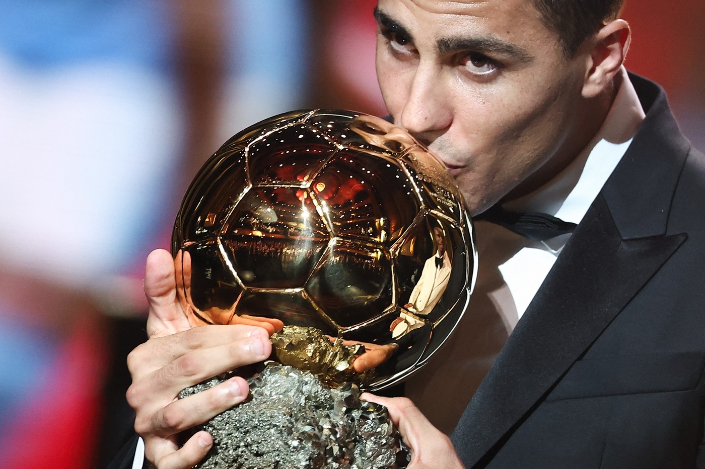 Rodri a câştigat Balonul de Aur 2024! Prima reacţie a spaniolului după ce a primit trofeul: „O seară magică pentru mine”