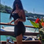 Instagram Qeqa Krelani