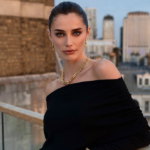 Carlos Sainz se iubeşte cu un „Top Model”. Cine este şi ce studii are, de fapt, Rebbeca Donaldson