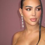 Ce cadou i-a făcut Cristiano Ronaldo iubitei sale de Crăciun. Georgina Rodriguez s-a pozat cu „bijuteria” de 300.000 de euro