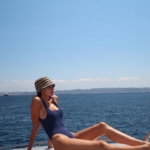Carlos Sainz se iubeşte cu un „Top Model”. Cine este şi ce studii are, de fapt, Rebbeca Donaldson