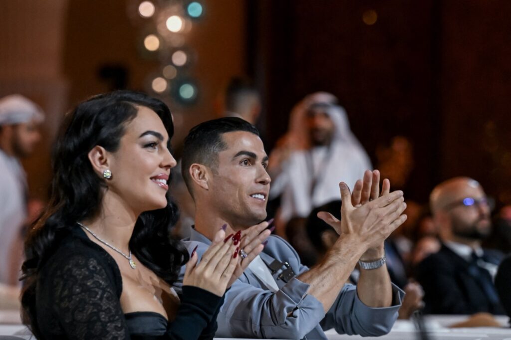 Georgina Rodriguez l-a „eclipsat” pe Cristiano Ronaldo la ceremonia Globe Soccer Awards. Reacția care s-a viralizat imediat