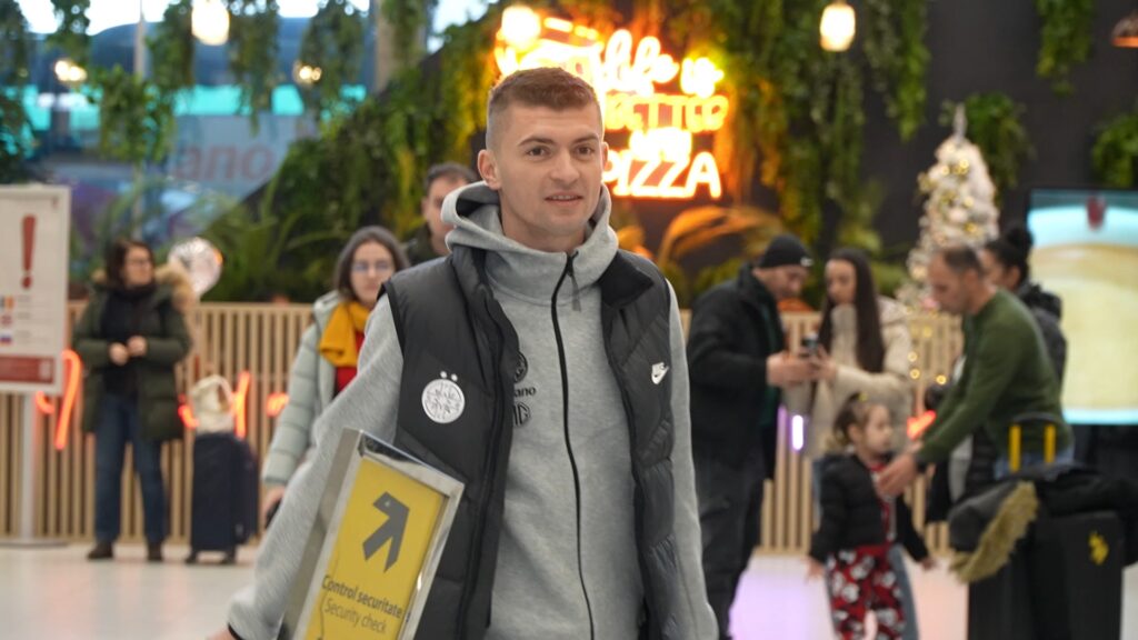 FCSB a plecat în Antalya! Primele imagini cu Lukas Zima şi Juri Cisotti alături de noii colegi. Ce jucători au lipsit