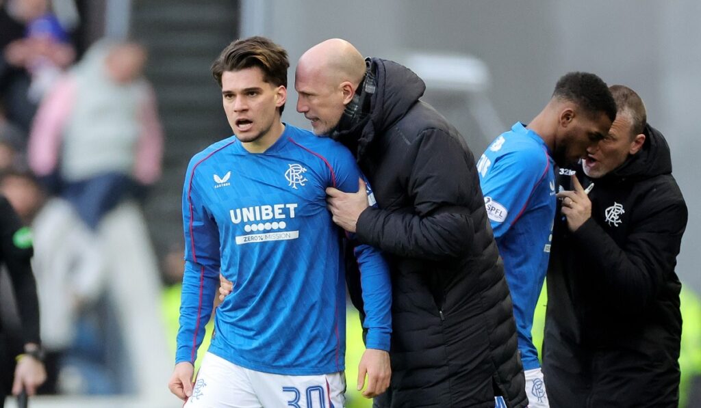 Ianis Hagi şi Philippe Clement, după golul marcat de român în Rangers - Celtic