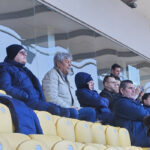 Cum a fost surprins Mircea Lucescu în tribune la FCSB – Dinamo Kiev. Selecţionerul României s-a întâlnit cu fostul său patron, Igor Surkis