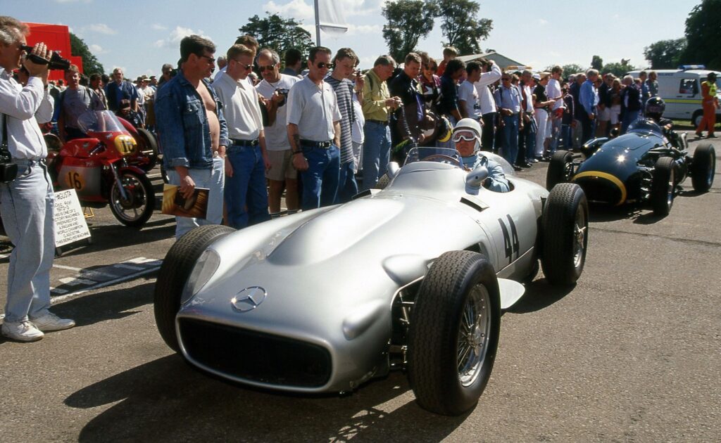 „Piesa de muzeu” scoasă la licitaţie de Mercedes. Preţul fabulos al monopostului din 1954