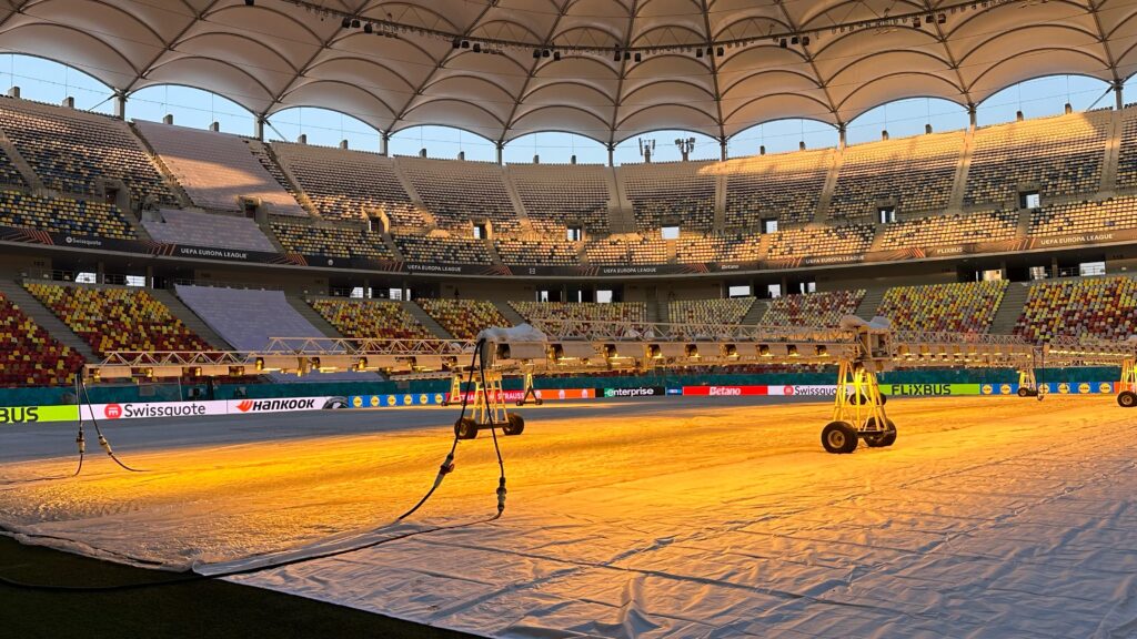 Cum arată gazonul pe Arena Naţională, cu o zi înaintea meciului cu PAOK Salonic şi după apelul lui Mihai Stoica