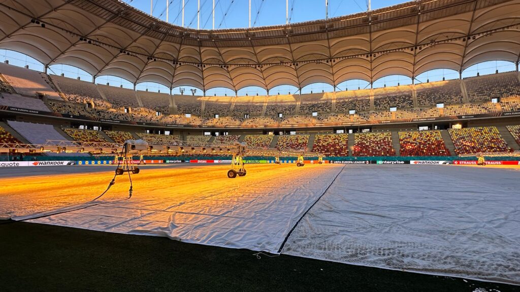 Cum arată gazonul pe Arena Naţională, cu o zi înaintea meciului cu PAOK Salonic şi după apelul lui Mihai Stoica