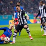 FCSB – PAOK Salonic 2-0. Calificare uriaşă pentru roş-albaştri în optimile Europa League! Cisotti şi Miculescu au răpus echipa lui Răzvan Lucescu