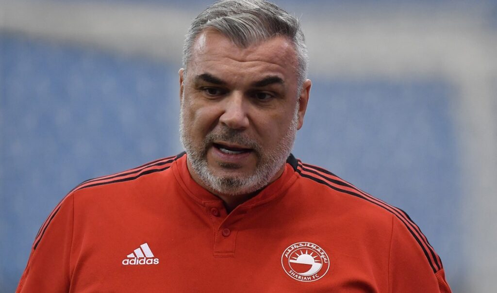 Cosmin Olăroiu, în timpul unui meci