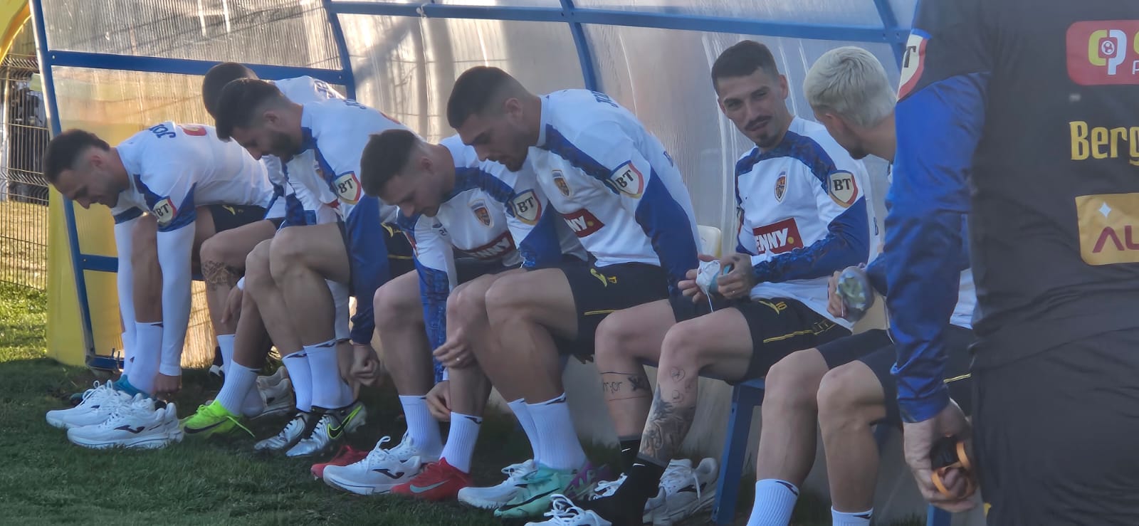 Cum au apărut „tricolorii” înaintea meciului cu Bosnia la antrenamentul oficial