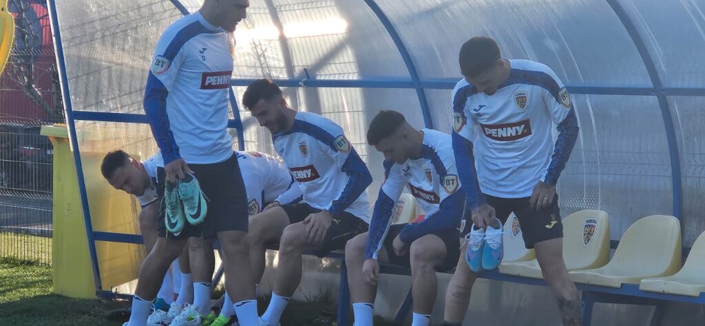 Cum au apărut „tricolorii” înaintea meciului cu Bosnia la antrenamentul oficial