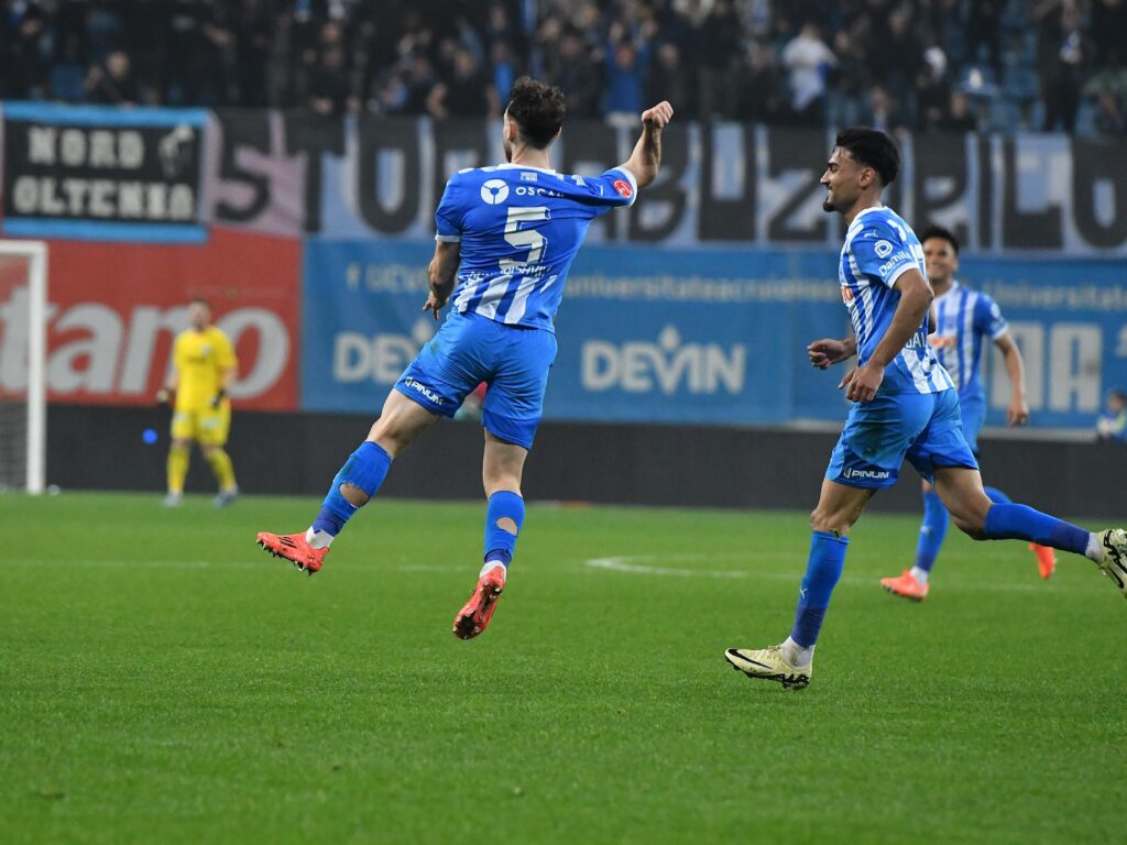 Universitatea Craiova – U Cluj 3-0. Oltenii au umilit echipa lui Sabău şi au trecut pe primul loc în Liga 1! Alex Mitriţă, două assist-uri
