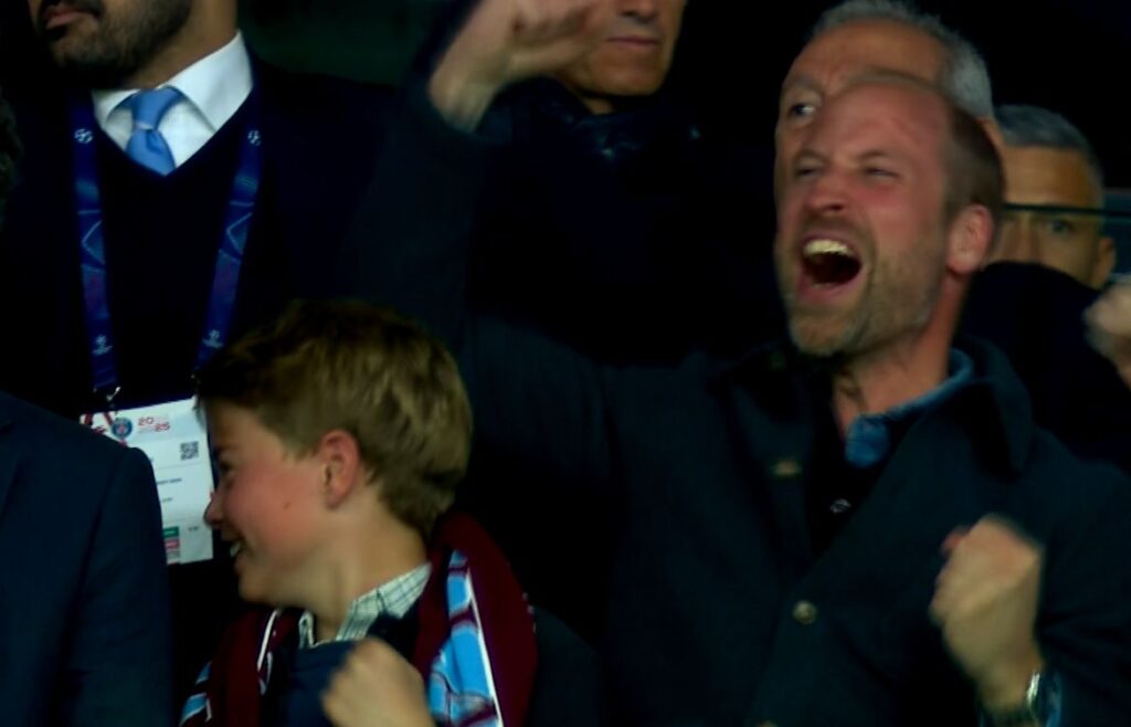 Prinţul William şi fiul lui, Prinţul George, la PSG - Aston Villa - captura digisport.ro