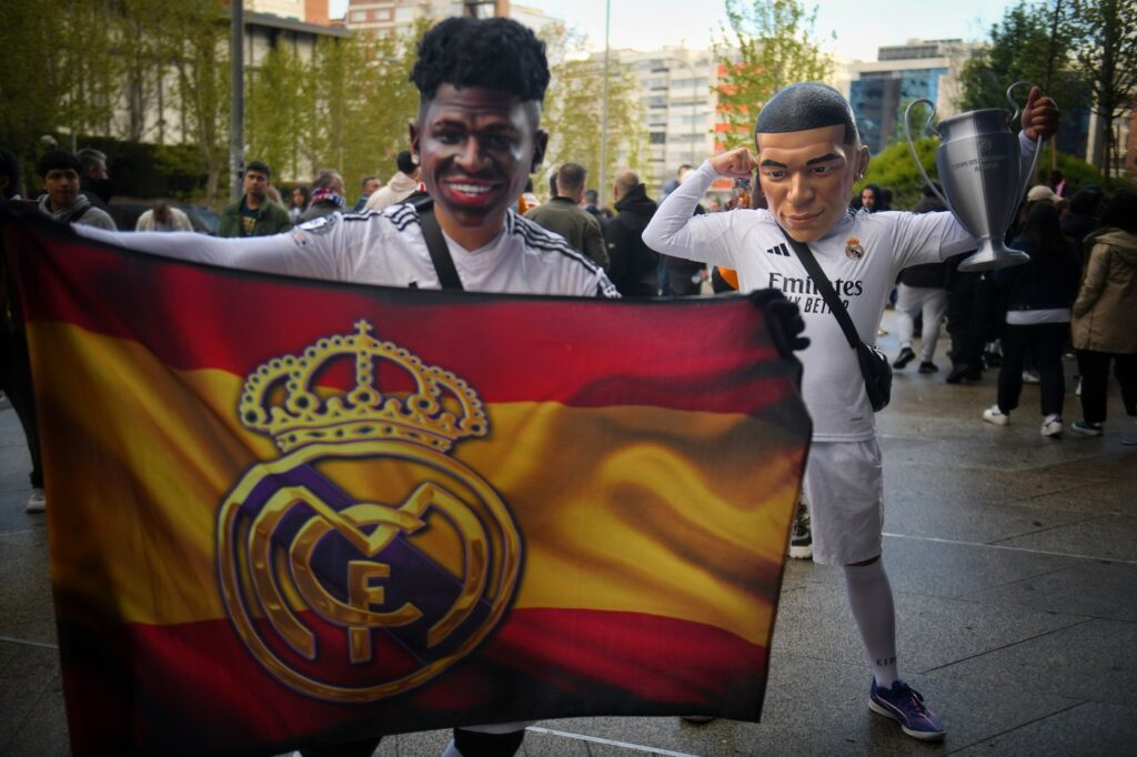 „Nebunie” pe Santiago Bernabeu înainte de Real Madrid – Arsenal! Poliţia a ieşit pe străzi