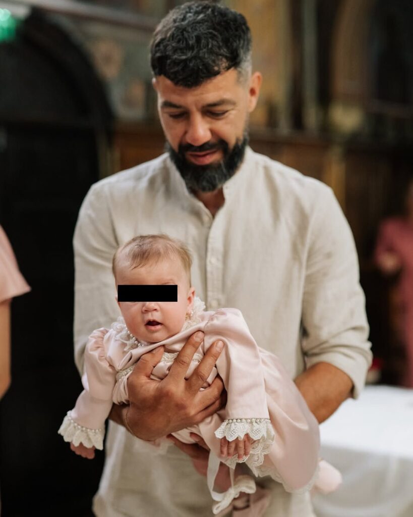 Marius Constantin şi soţia lui, „Perla Banatului”, şi-au botezat fetiţa! Imagini emoţionante