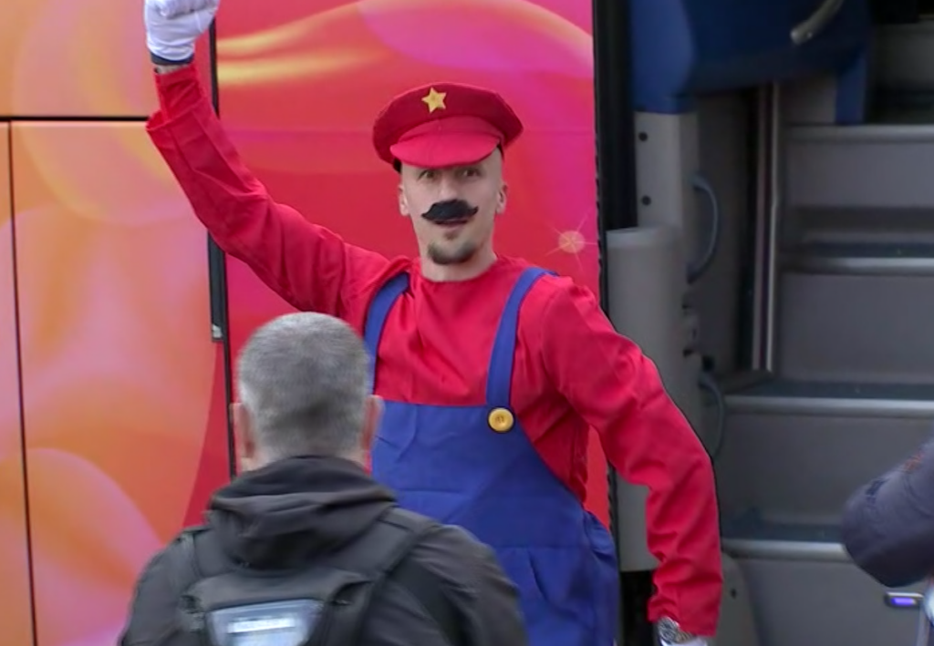 „Spartanul” Crețu, „șeicul” Tănase și „Super Mario” Chiricheș! Imagini de senzație de la Arena Națională, cu jucătorii de la FCSB