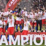 FCSB a primit trofeul de campioană