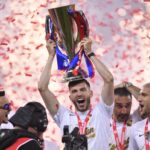 FCSB a primit trofeul de campioană