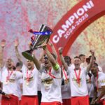 FCSB a primit trofeul de campioană