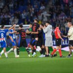 Aspersoare şi scandal pe teren, după ce Barcelona a luat titlul! Reacţia de mare antrenor a lui Hansi Flick