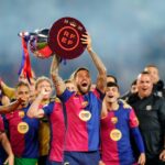 Barcelona a primit trofeul de campioană! Catalanii au dat startul petrecerii după înfrângerea cu Villarreal