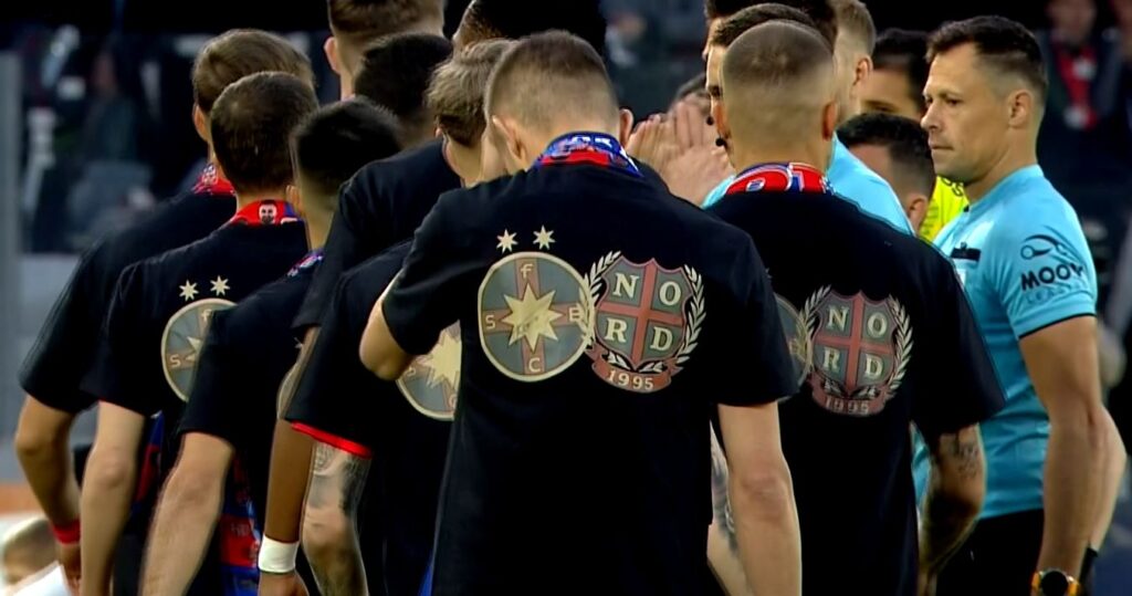 Jucătorii FCSB-ului au intrat pe teren, la meciul cu U Cluj, cu tricouri de campioni!