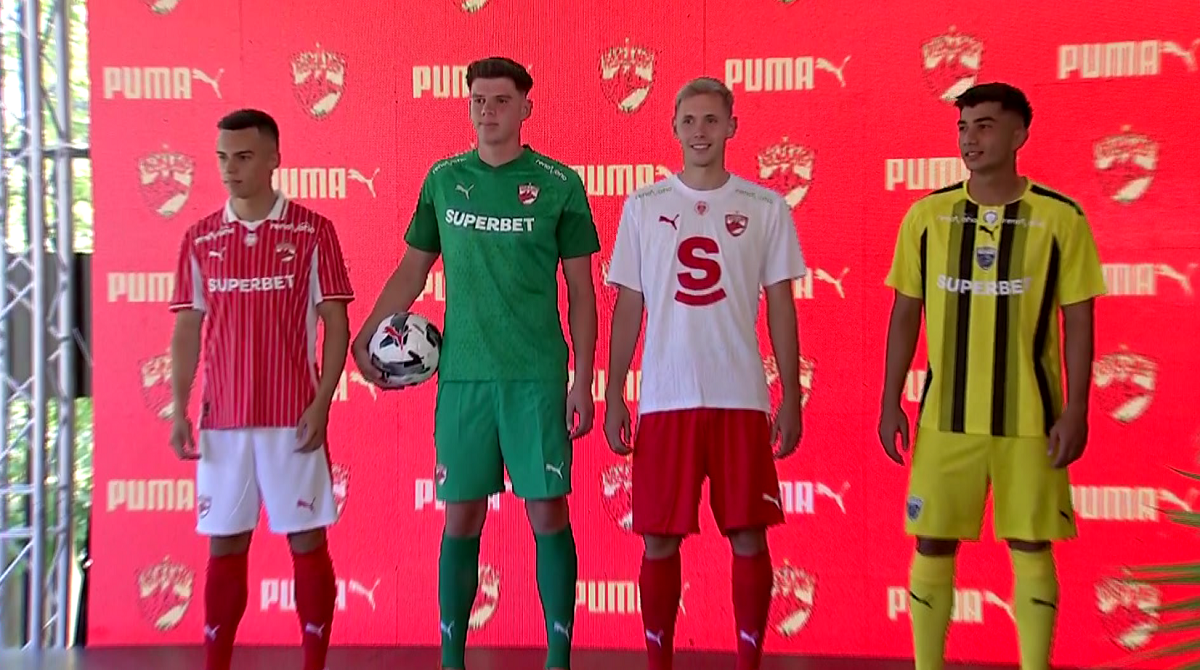 S-au inspirat după „Minunea de la Liberec”! Aşa arată al treilea tricou de la Dinamo pentru noul sezon