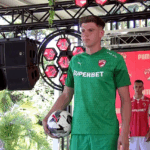 S-au inspirat după „Minunea de la Liberec”! Aşa arată al treilea tricou de la Dinamo pentru noul sezon