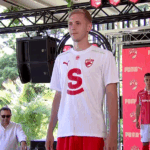 S-au inspirat după „Minunea de la Liberec”! Aşa arată al treilea tricou de la Dinamo pentru noul sezon