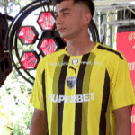 S-au inspirat după „Minunea de la Liberec”! Aşa arată al treilea tricou de la Dinamo pentru noul sezon