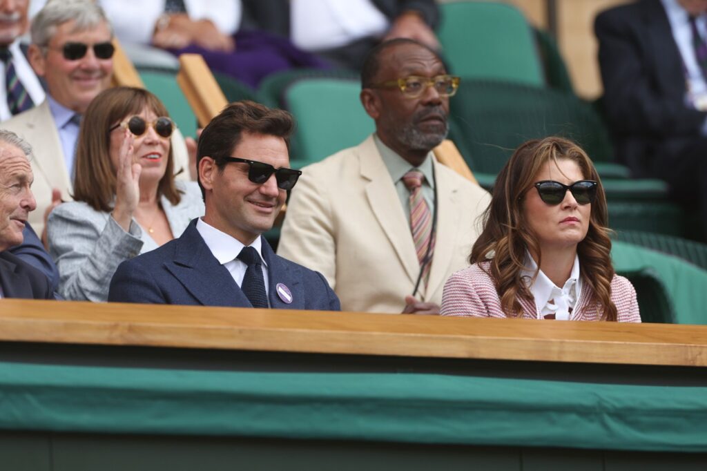 Novak Djokovic s-a calificat în sferturi la Wimbledon, sub privirile lui Roger Federer: „M-am inspirat de la el”