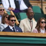 Novak Djokovic s-a calificat în sferturi la Wimbledon, sub privirile lui Roger Federer: „M-am inspirat de la el”