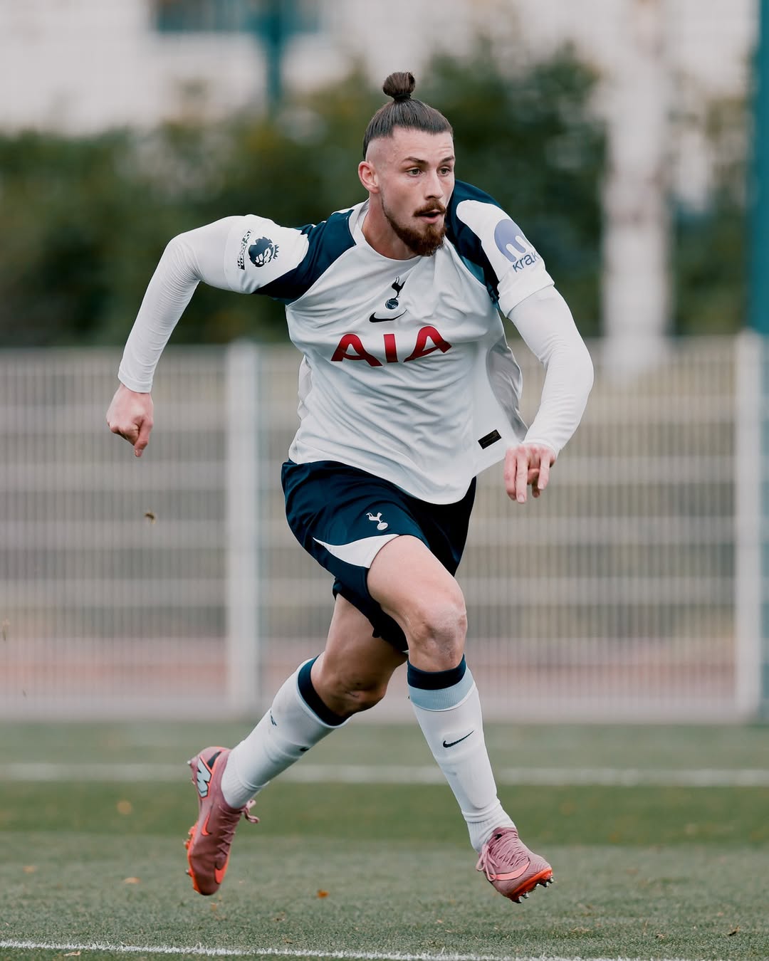 Radu Drăguşin a revenit pe teren la Tottenham! Partida în care a jucat o repriză