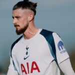 Radu Drăguşin a revenit pe teren la Tottenham! Partida în care a jucat o repriză