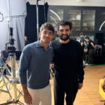 Juratul Chefi la cuțite Chef Richard Abou Zaki filmează la Milano cu pilotul F1 Charles Leclerc
